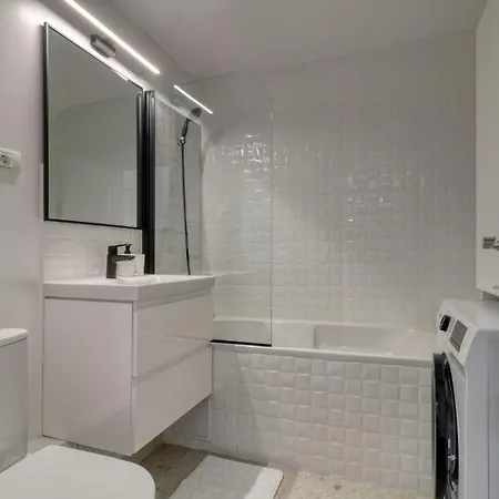 Zen Flat - 5 Min Metrou Apartment